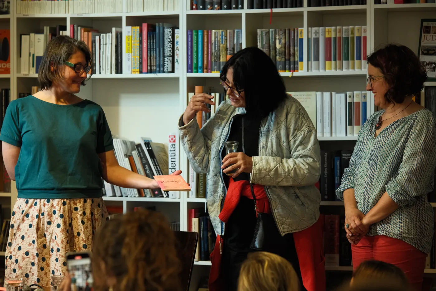 Rozhovor mezi Lenkou Kapsovou a hosty na křtu